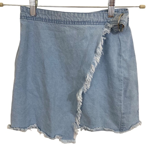 TOBI WRAP DENIM RAW HEM SKIRT, SIZE 25. - Picture 2 of 5
